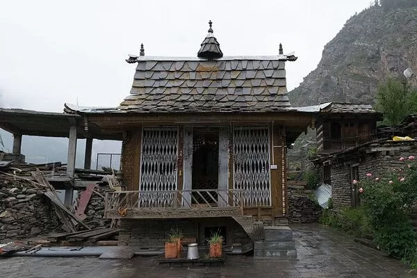 tempo traveller kamru