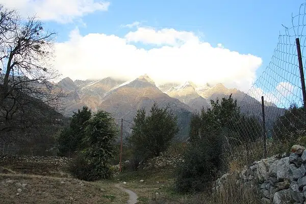 tempo traveller sangla valley